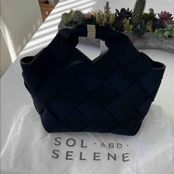 Sol & Selene “Resilience” Woven Neoprene Cross Body Tote Bag - BLACK - NWT - Picture 9 of 9